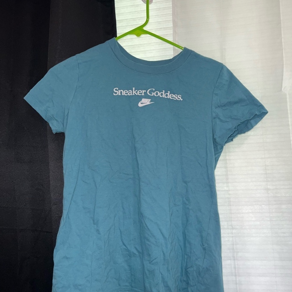 Women’s Nike Blue Teeshirt (S) - Picture 2 of 3